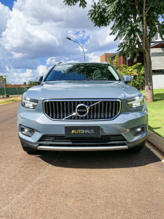 VOLVO XC40 2022 completo