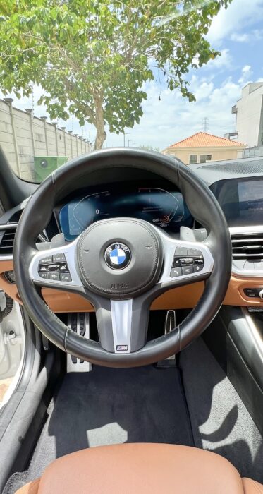 BMW 320i 2021 completo