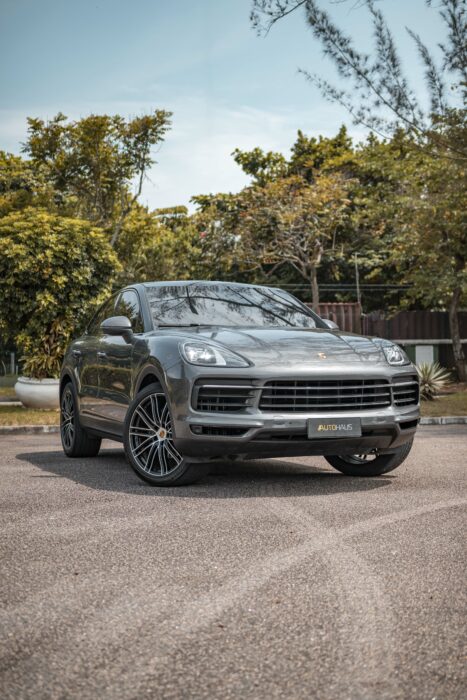 PORSCHE CAYENNE 2020 completo