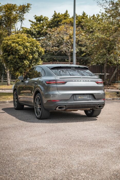 PORSCHE CAYENNE 2020 completo