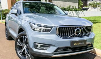 VOLVO XC40 2022 completo