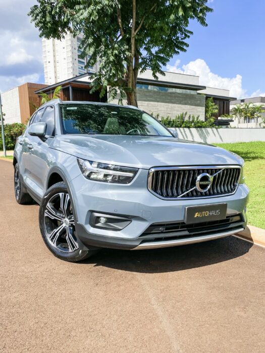 VOLVO XC40 2022 completo