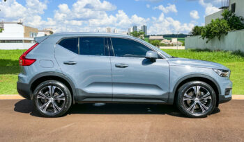 VOLVO XC40 2022 completo