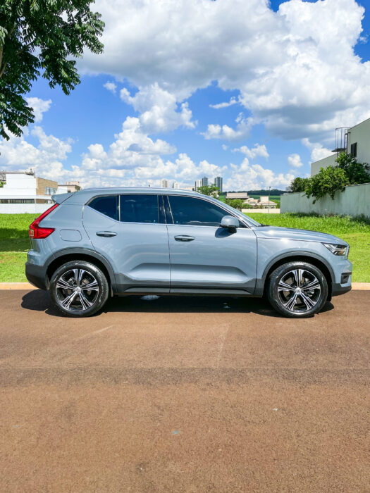 VOLVO XC40 2022 completo