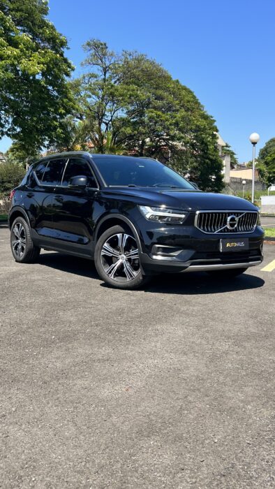 VOLVO XC40 2021 completo