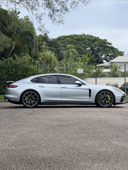 PORSCHE PANAMERA 2020 completo