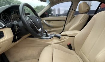 BMW 320 i 2017 completo