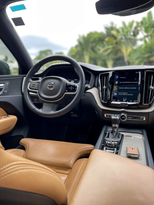 VOLVO XC60 2019 completo