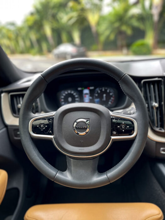 VOLVO XC60 2019 completo