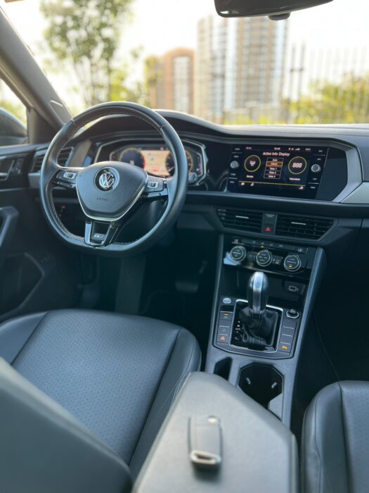 VOLKSWAGEN JETTA 2018 completo