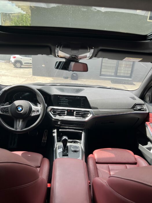 BMW 320i 2021 completo