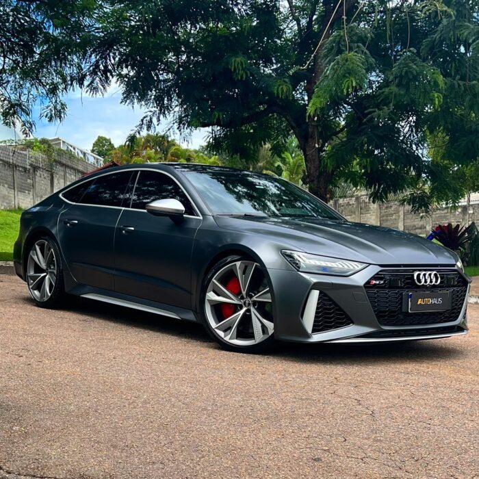 AUDI RS7 2021 completo