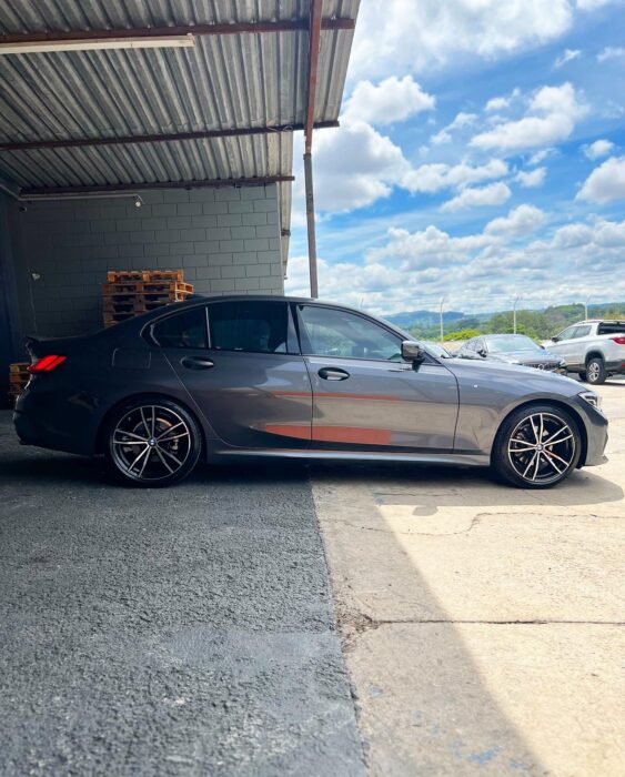 BMW 320i 2021 completo