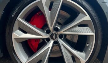 AUDI RS7 2021 completo