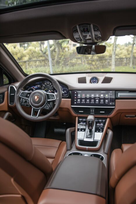 PORSCHE CAYENNE 2023 completo