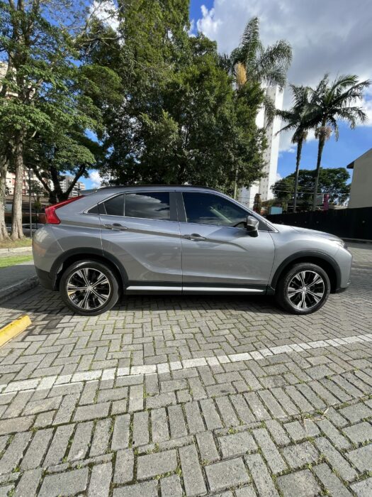 MITSUBISHI ECLIPSE CROSS 2020 completo