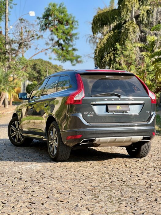 VOLVO XC60 2017 completo