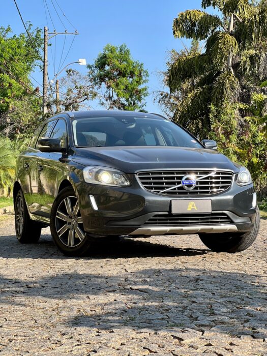 VOLVO XC60 2017 completo