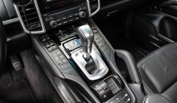 PORSCHE CAYENNE 2017 completo