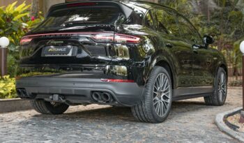 PORSCHE CAYENNE 2022 completo