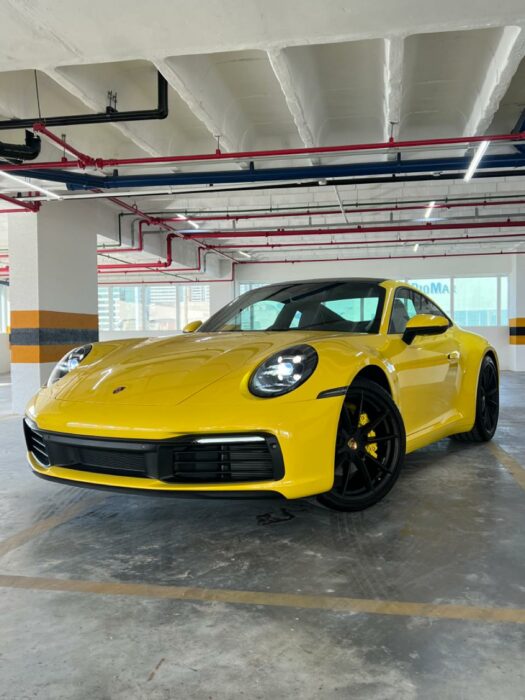 PORSCHE 911 2021 completo