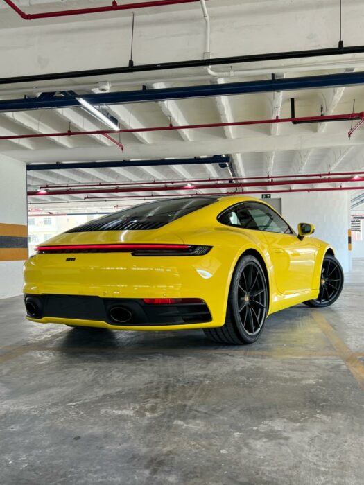 PORSCHE 911 2021 completo