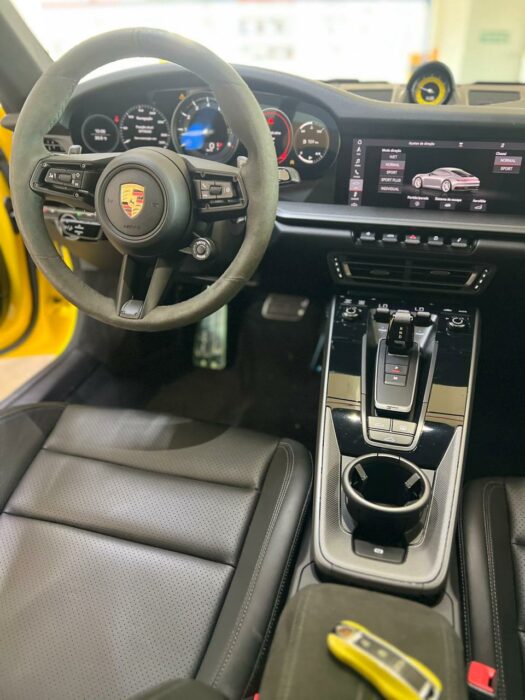 PORSCHE 911 2021 completo