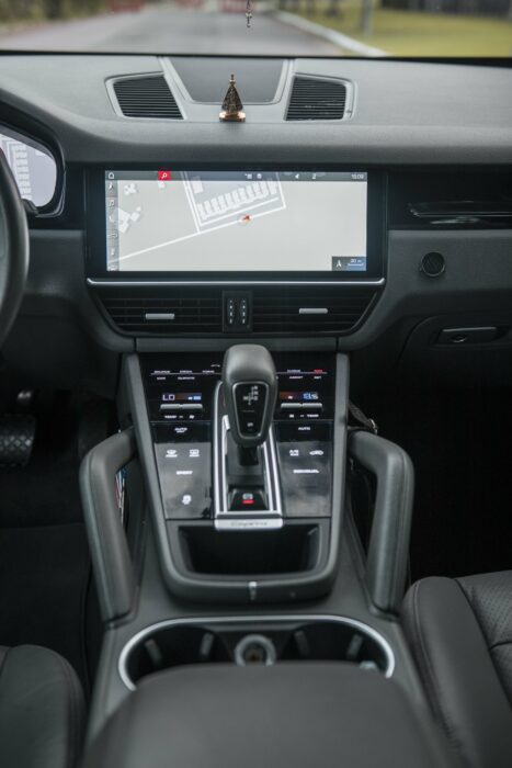 PORSCHE CAYENNE 2019 completo