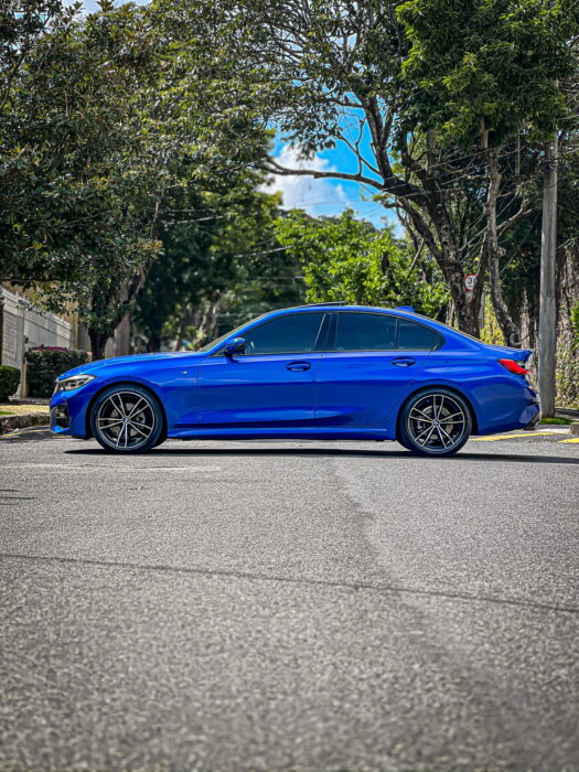 BMW 320 i 2021 completo