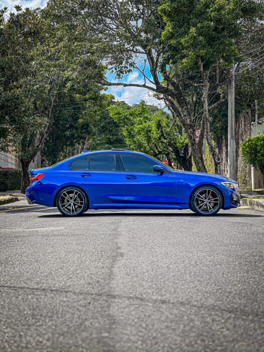 BMW 320 i 2021 completo