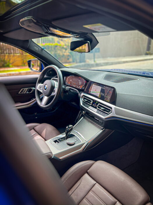 BMW 320 i 2021 completo