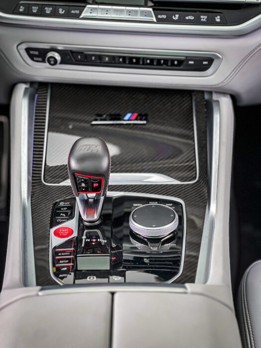 BMW X6 M Competition Jahre 2023 completo