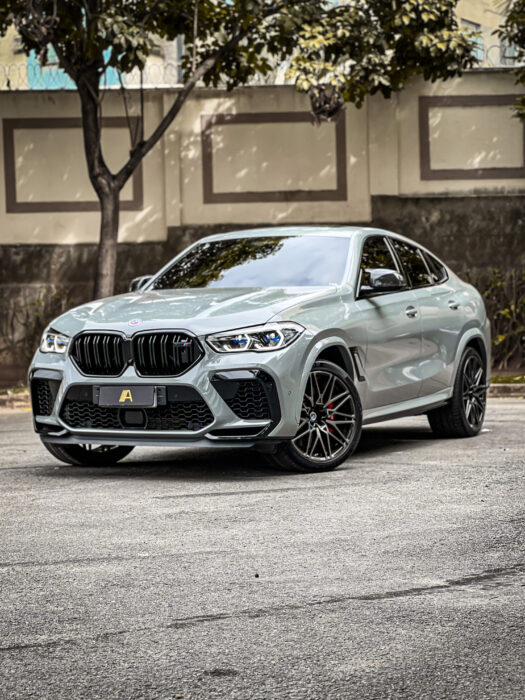 BMW X6 M Competition Jahre 2023 completo