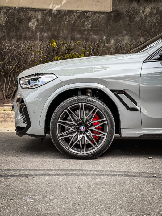 BMW X6 M Competition Jahre 2023 completo