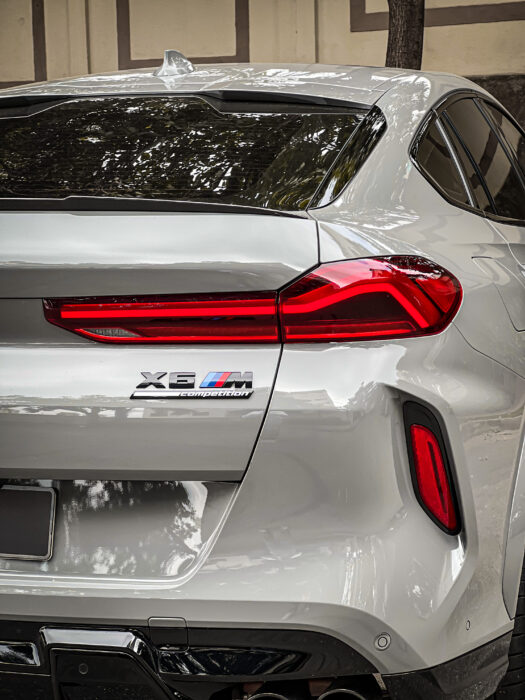 BMW X6 M Competition Jahre 2023 completo