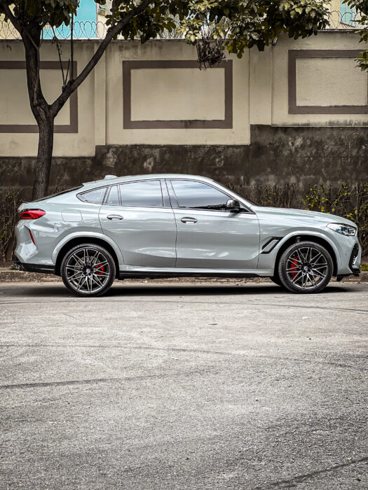 BMW X6 M Competition Jahre 2023 completo