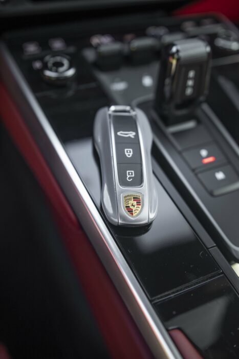 PORSCHE 911 2023 completo