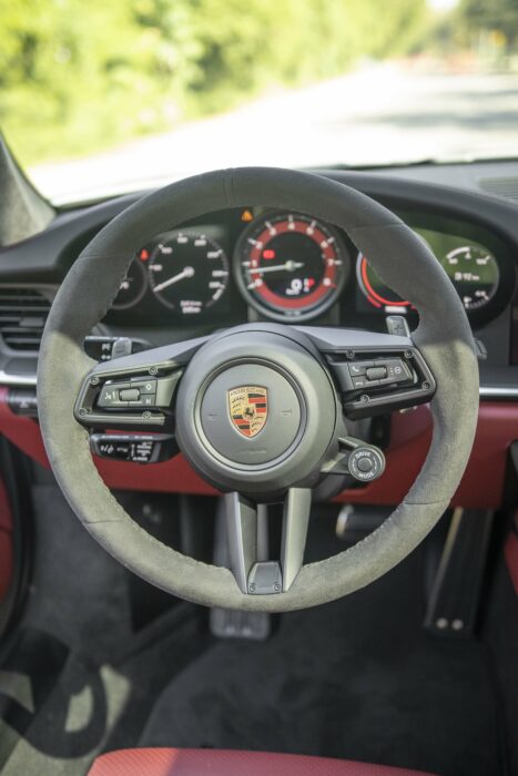 PORSCHE 911 2023 completo