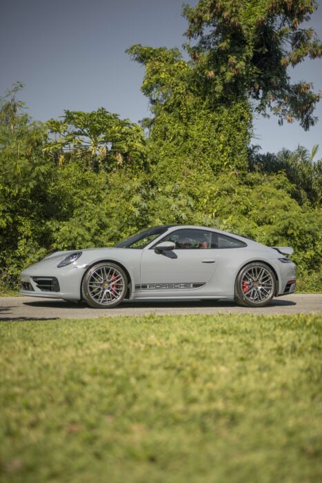 PORSCHE 911 2023 completo