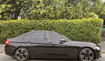 BMW 320i 2018 completo