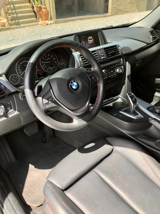 BMW 320 i 2016 completo