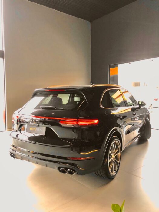 PORSCHE CAYENNE 2020 completo