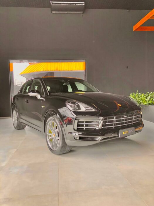 PORSCHE CAYENNE 2020 completo