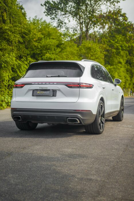 PORSCHE CAYENNE 2020 completo