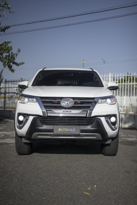 TOYOTA HILUX SW4 2019 completo