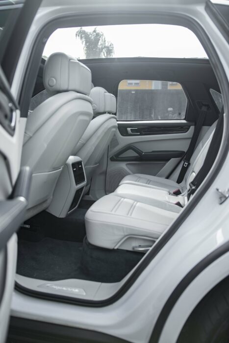 PORSCHE CAYENNE 2020 completo