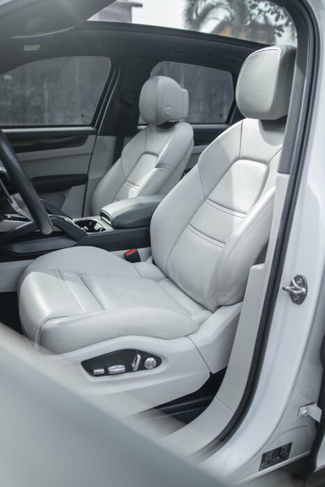 PORSCHE CAYENNE 2020 completo