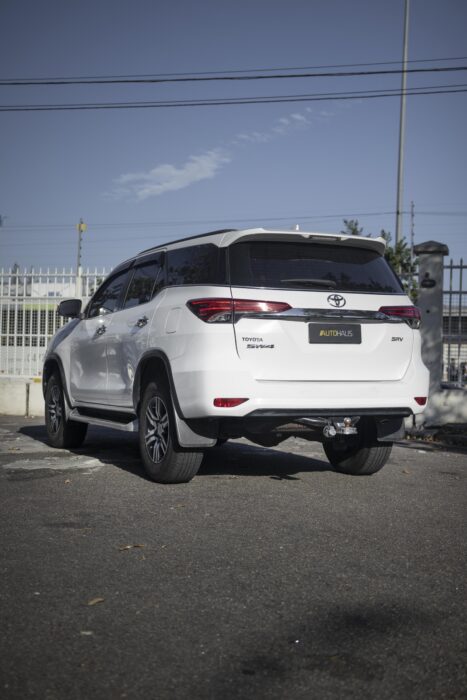 TOYOTA HILUX SW4 2019 completo