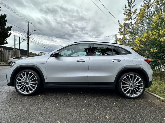 MERCEDES-BENZ GLA 35 AMG 2022 completo