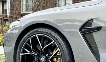 BMW M8 2022 completo